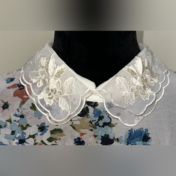 Faith and Joy Floral Cap Flutter Sleeve Blouse With Lace Collar - Size S - Picture 2 of 5